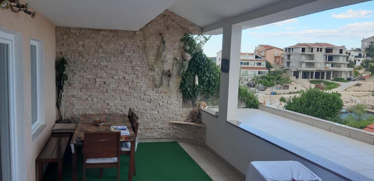 Apartments Luka Sevid Luaran gambar
