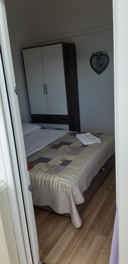 Apartments Luka Sevid Luaran gambar