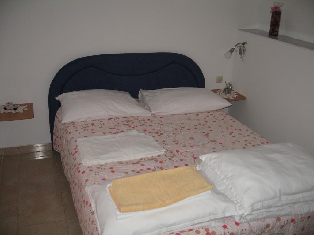 Apartments Luka Sevid Luaran gambar